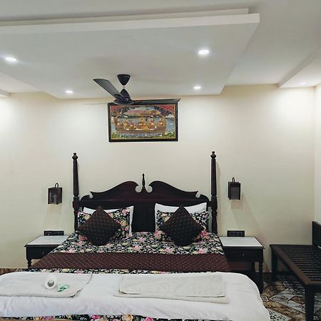 Hotel Tourist Rest House Agra Exterior foto