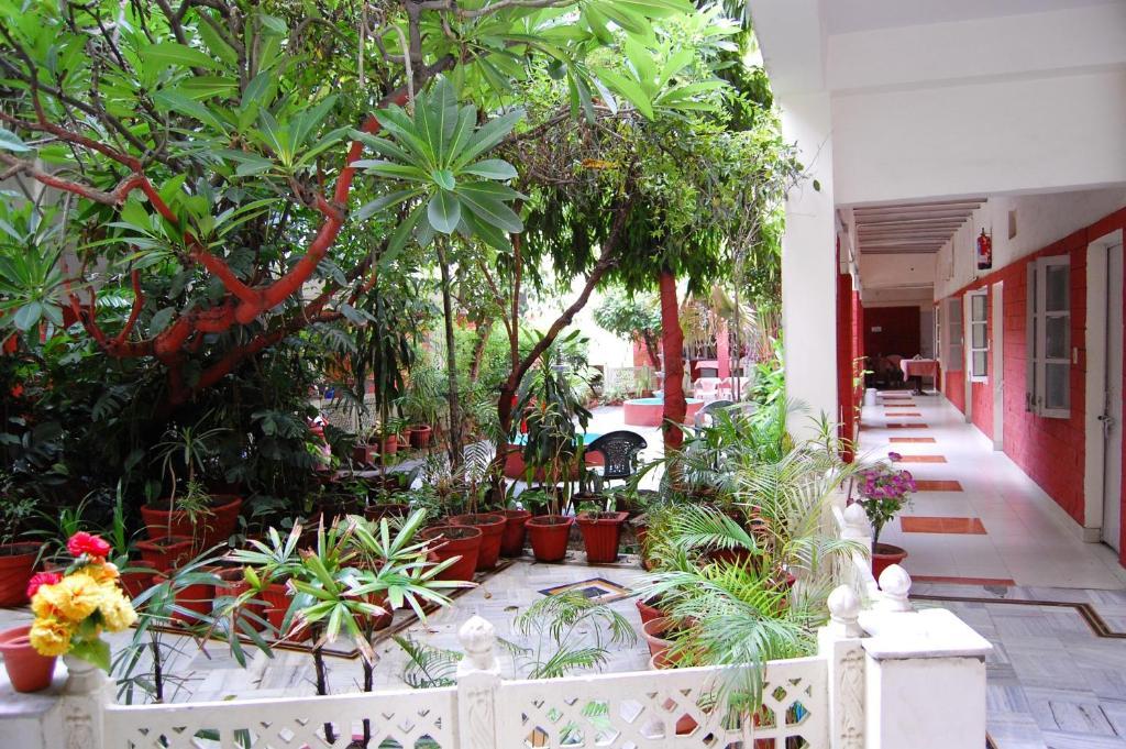 Hotel Tourist Rest House Agra Exterior foto