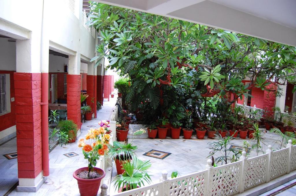 Hotel Tourist Rest House Agra Exterior foto